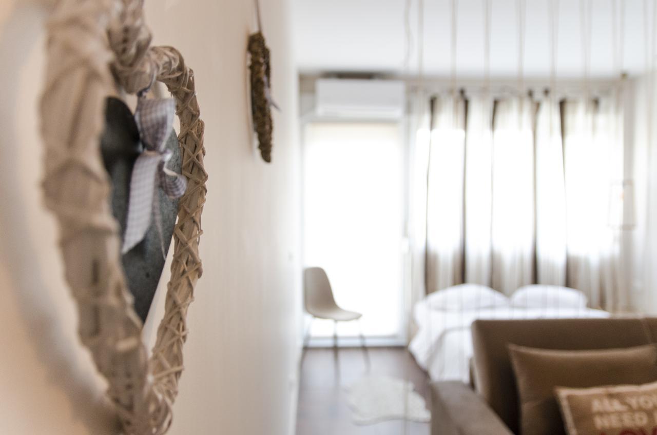 Evel'S Home Suites Salonicco Esterno foto